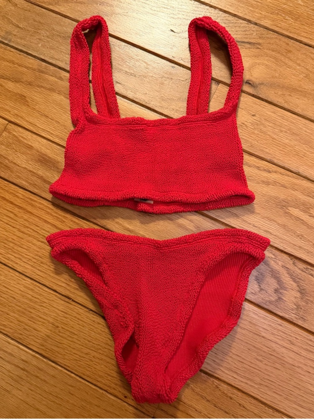 Hunza G Red Xandra Set - Picture 2 of 5